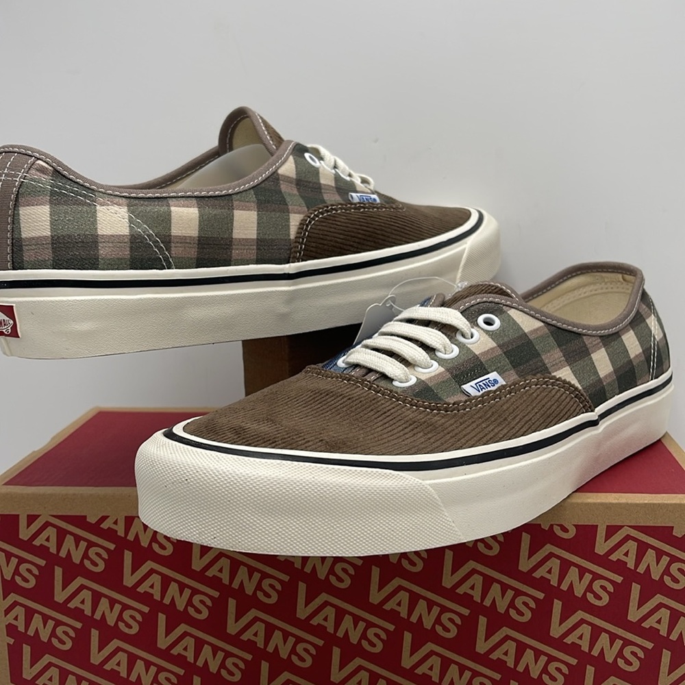 Authentic 44 D
Anaheim Factory 0g Cord/Pewter
VN000581NU Sneakers - Picture 8 of 16